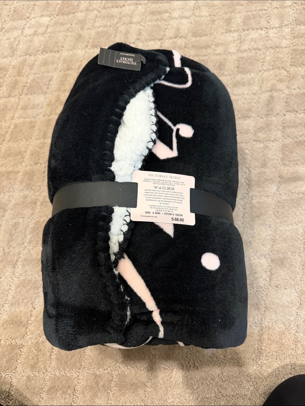 Victoria's Secret Black Plush Sherpa Throw Blanket - Picture 2 of 2